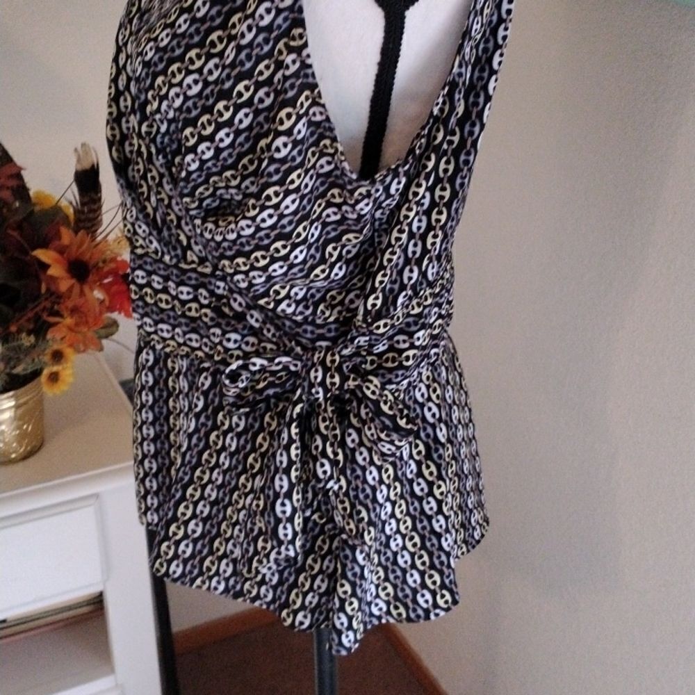 Covington Wrap Front Top - Picture 4 of 11